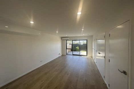 Photo of property in 23 Dotterel Place, Westgate, Auckland, 0614