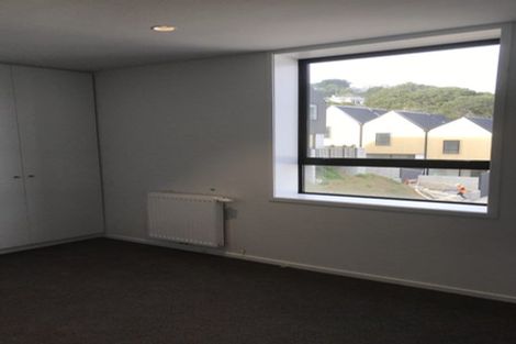 Photo of property in 4 Erica Pabst Way, Island Bay, Wellington, 6023