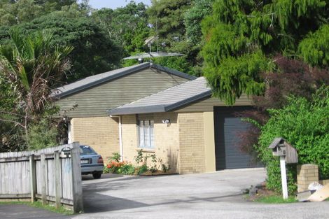Photo of property in 112 Atkinson Road, Titirangi, Auckland, 0604