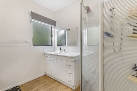 Photo of property in 37 Glennandrew Drive, Half Moon Bay, Auckland, 2012