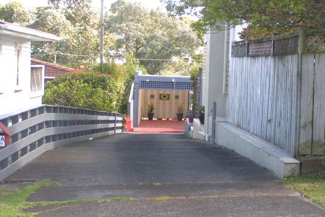 Photo of property in 1/17 Pax Avenue, Forrest Hill, Auckland, 0620