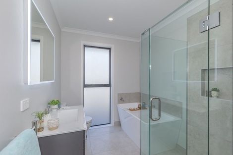 Photo of property in 83a Winchester Street, Levin, 5510