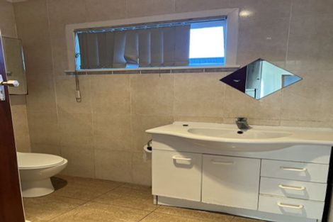 Photo of property in 2/5 Forrest Road, Milford, Auckland, 0620