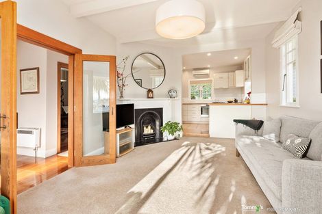 Photo of property in 32 Raroa Road, Kelburn, Wellington, 6012