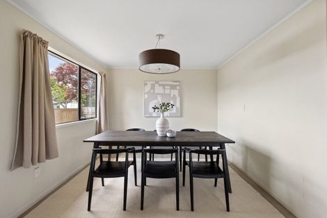 Photo of property in 51 Gilbass Avenue, Hamilton Lake, Hamilton, 3204