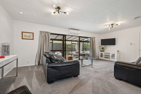 Photo of property in 3 Chatswood Place, Bishopdale, Christchurch, 8051