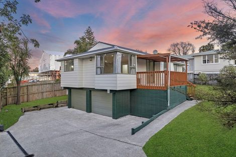 Photo of property in 81a Dundale Avenue, Blockhouse Bay, Auckland, 0600