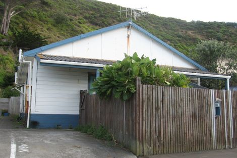 Photo of property in 163a Breaker Bay Road, Breaker Bay, Wellington, 6022
