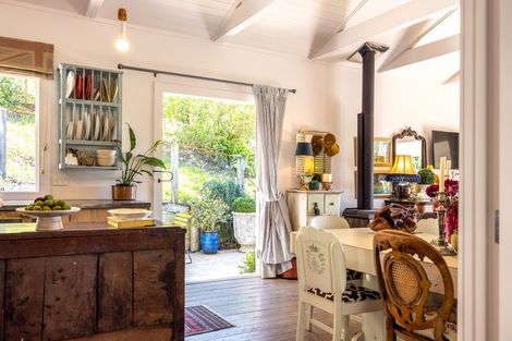 Photo of property in 24 Miro Road, Palm Beach, Waiheke Island, 1081