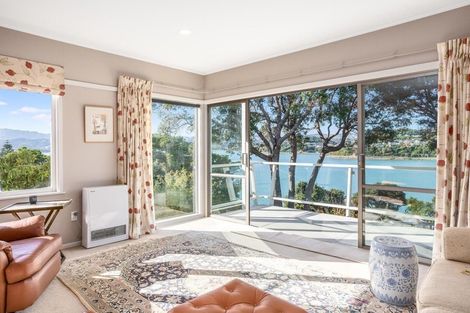 Photo of property in 54 Seaview Road, Paremata, Porirua, 5024