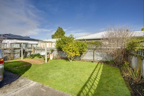 Photo of property in 206 Lyndon Road West, Hastings, 4122