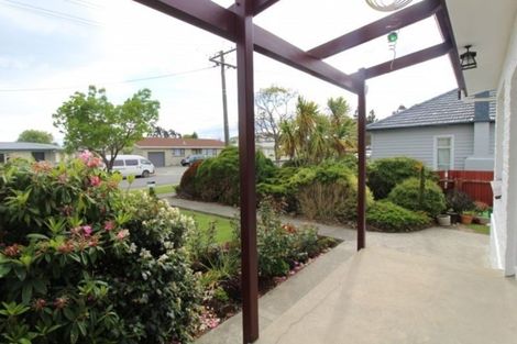 Photo of property in 17 Grange Street, Winton, 9720