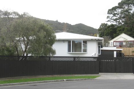Photo of property in 3 Glen Alice Grove, Naenae, Lower Hutt, 5011