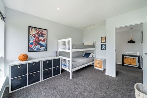 Photo of property in 20 Raroa Place, Pukerua Bay, 5026