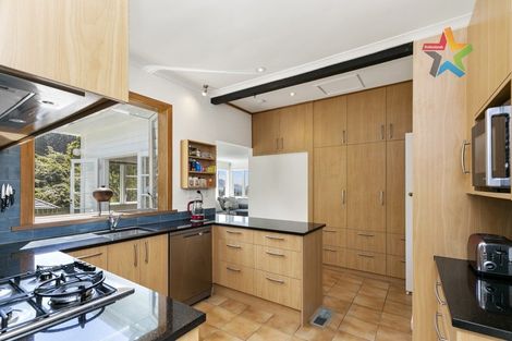 Photo of property in 23 Waikare Street, Karori, Wellington, 6012