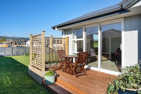 Photo of property in 10 Magnolia Place, Levin, 5510