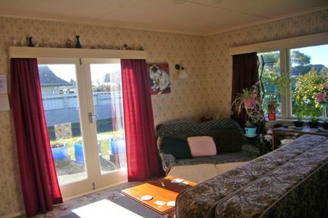 Photo of property in 16 George Street, Dannevirke, 4930