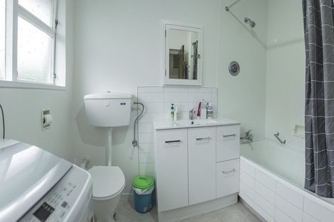 Photo of property in 34 Duchess Place, Maupuia, Wellington, 6022