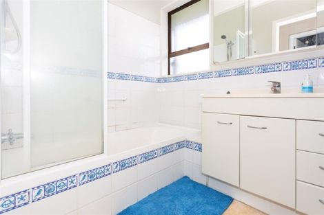 Photo of property in 2/39a Yardley Street, Avonhead, Christchurch, 8042