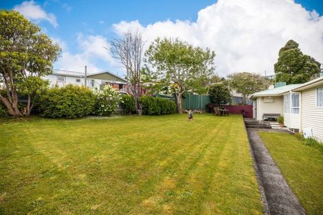 Photo of property in 5 Oranga Street, Marfell, New Plymouth, 4310