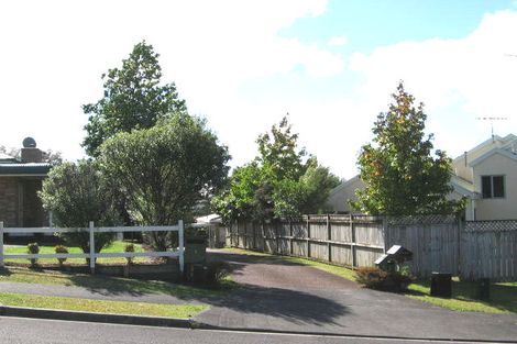 Photo of property in 9 Rifleman Rise, Unsworth Heights, Auckland, 0632