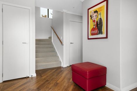 Photo of property in 1 Holcombrooke Lane, Welcome Bay, Tauranga, 3175