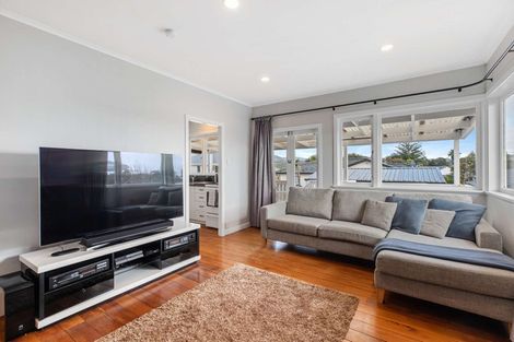 Photo of property in 324 Glengarry Road, Glen Eden, Auckland, 0602