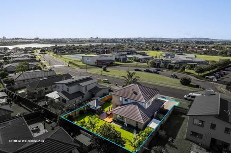 Photo of property in 8 Scotsmoor Drive, Wattle Downs, Auckland, 2103