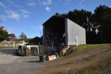 Photo of property in 11 Gribbon Road, Mahoenui, 3978