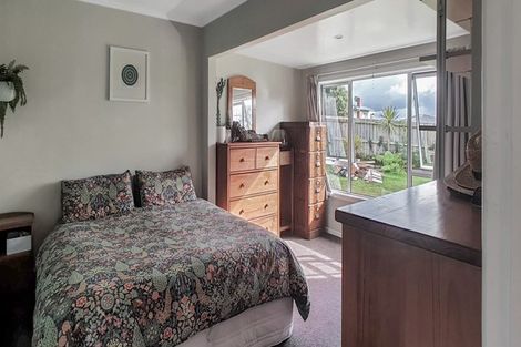 Photo of property in 84 Glengarry Road, Glen Eden, Auckland, 0602