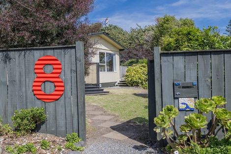 Photo of property in 8 Campion Road, Waikanae Beach, Waikanae, 5036