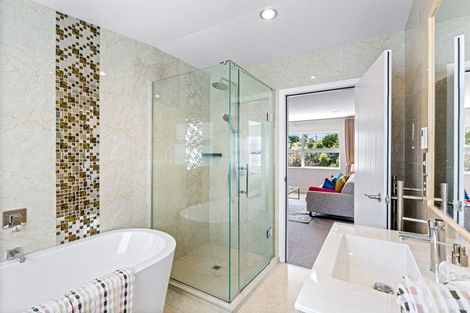 Photo of property in 17 Limmer Place, Browns Bay, Auckland, 0632