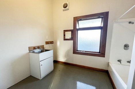 Photo of property in 215 College Street, West End, Palmerston North, 4412