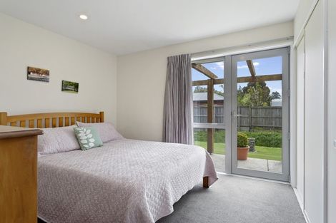 Photo of property in 2 Stonebridge Lane, Oxford, 7430