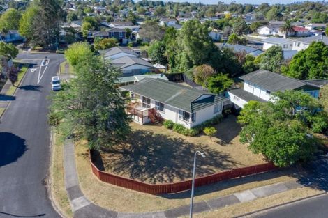 Photo of property in 4 Robert Allan Way, Pakuranga Heights, Auckland, 2010