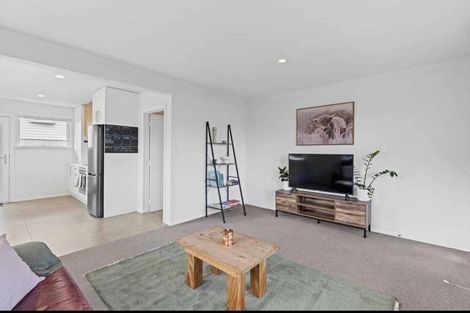 Photo of property in 1/82 Holly Road, St Albans, Christchurch, 8014