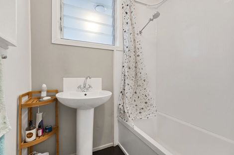 Photo of property in 175 Huatoki Street, Upper Vogeltown, New Plymouth, 4310