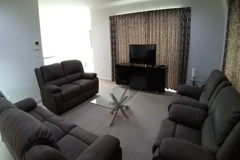 Photo of property in 1 Portofina Place, Flat Bush, Auckland, 2019