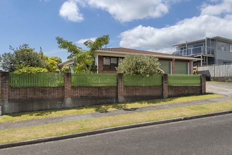 Photo of property in 8 La Salle Drive, Westown, New Plymouth, 4310