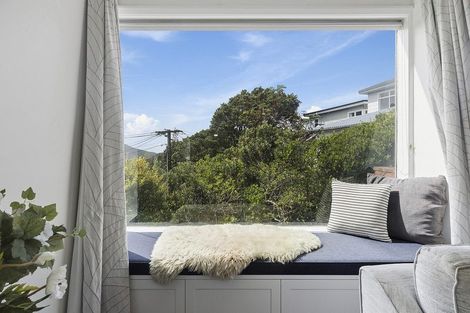 Photo of property in 55 Ranui Crescent, Khandallah, Wellington, 6035