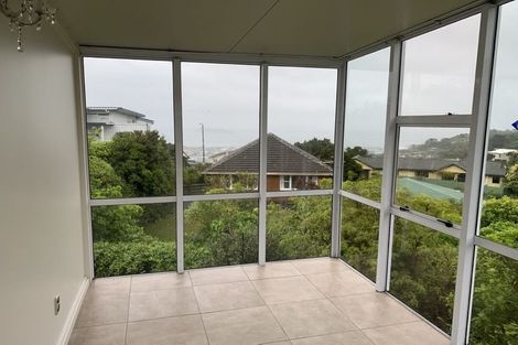 Photo of property in 105 Dowse Drive, Maungaraki, Lower Hutt, 5010