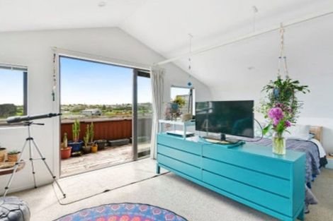 Photo of property in 12a Matai Road, Stanmore Bay, Whangaparaoa, 0932
