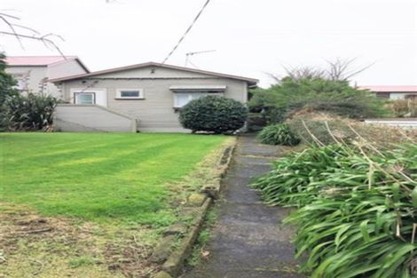 Photo of property in 15 Calvert Road, Moturoa, New Plymouth, 4310