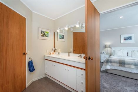 Photo of property in 2/30 Kowhai Road, Campbells Bay, Auckland, 0630