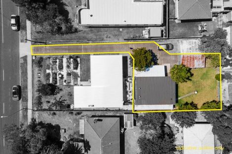 Photo of property in 2/24 Newington Road, Henderson, Auckland, 0612