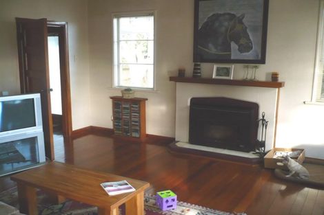 Photo of property in 5 Clark Road, Karaka, Papakura, 2580