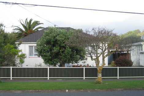 Photo of property in 94 Molesworth Street, Taita, Lower Hutt, 5011