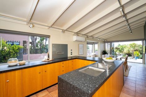 Photo of property in 14 Wellwood Terrace, Te Awanga, 4102