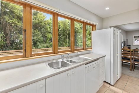 Photo of property in 560 Stokes Valley Road, Stokes Valley, Lower Hutt, 5019