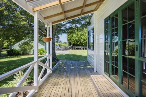 Photo of property in 1 Waingongoro Road, Cardiff, Stratford, 4391